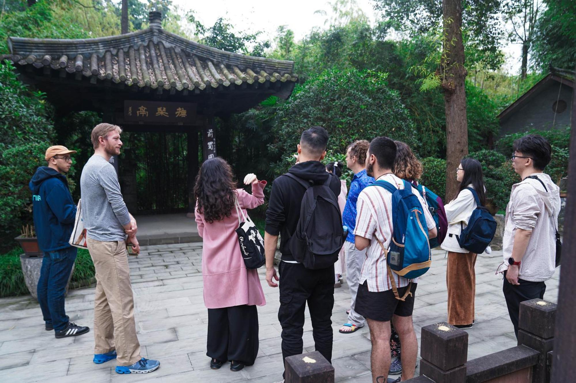 Chengdu Mix Hostel Courtyard Poshpacker Dış mekan fotoğraf