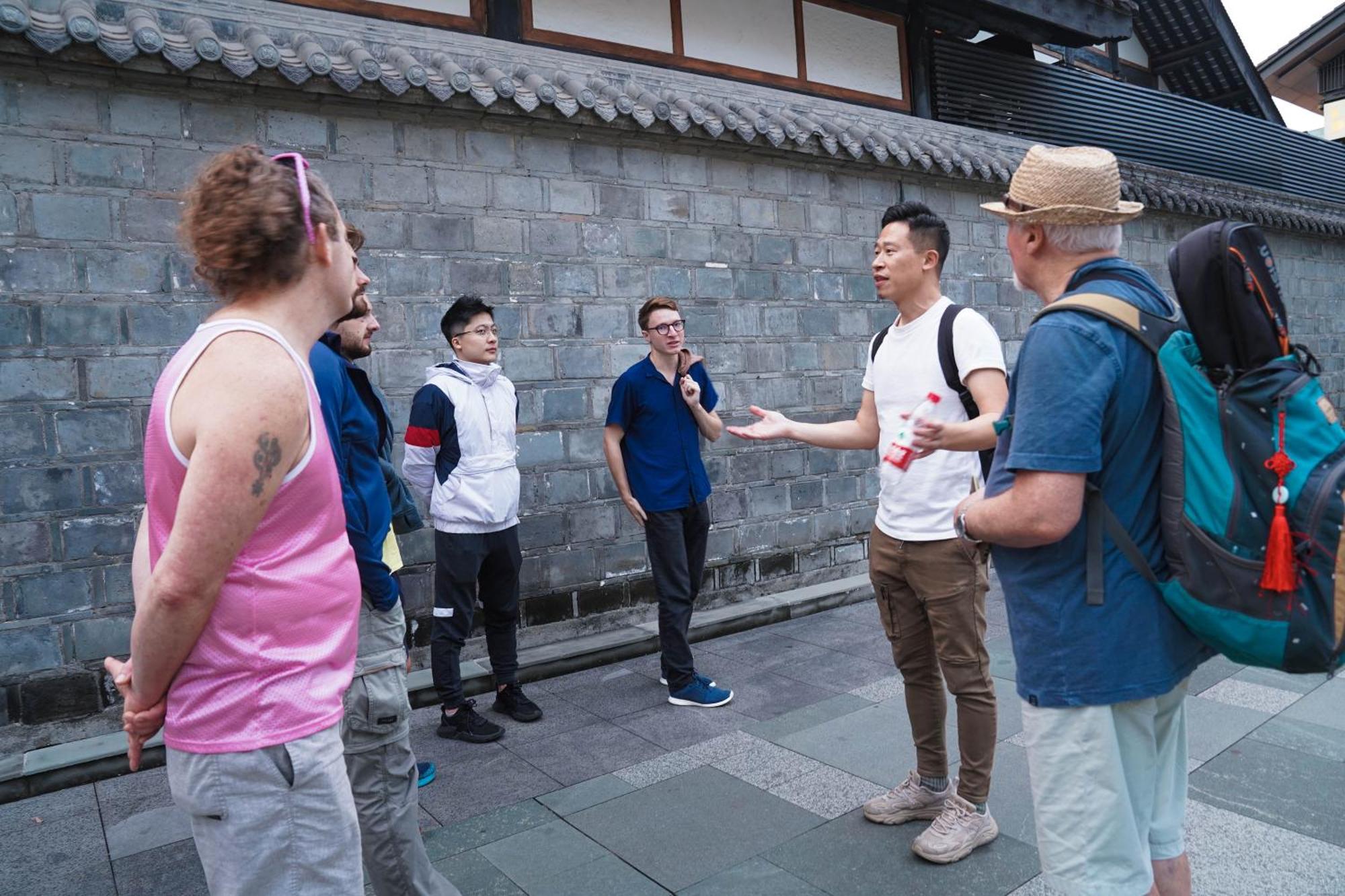 Chengdu Mix Hostel Courtyard Poshpacker Dış mekan fotoğraf