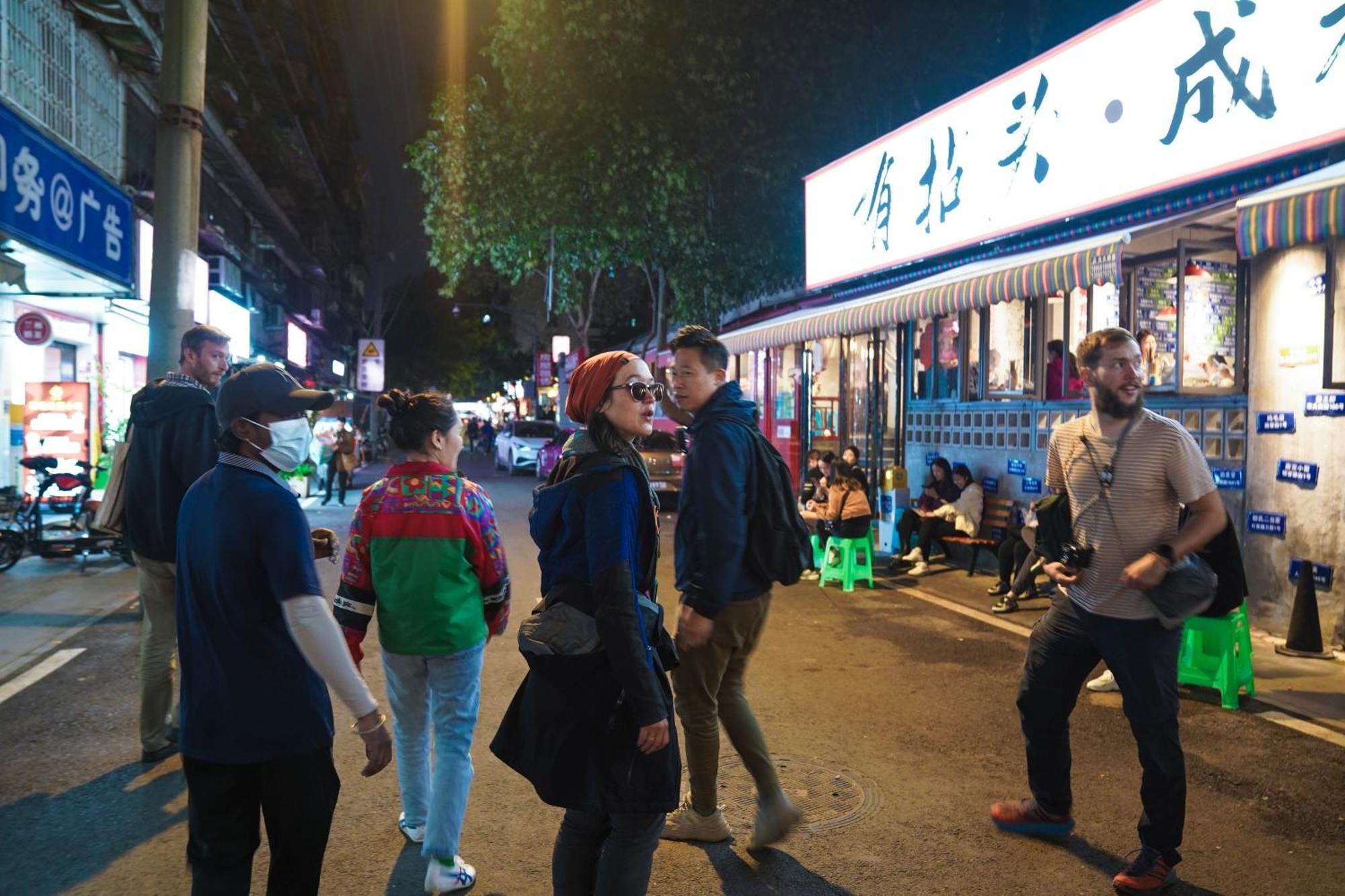 Chengdu Mix Hostel Courtyard Poshpacker Dış mekan fotoğraf